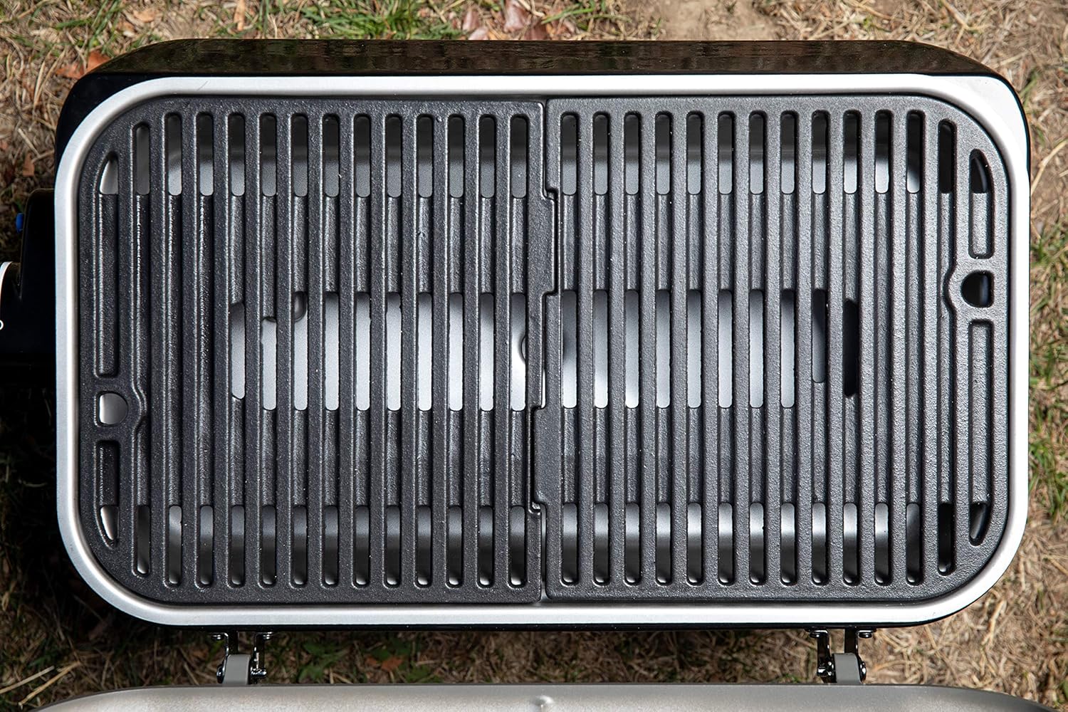 Attitude2go,Barbecue de Table  Faible fume,BBQ Portable, Couvercle,thermomtre,et Grille en Fonte,Alimentation : Cartouche de gaz CV 470 Plus,Gris